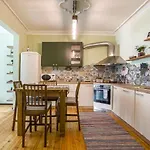 Top Central 2 Bedroom Apartment Next To Ndk